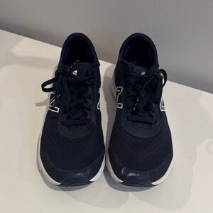 New Balance 711 Unisex Navy Blue Athletic Shoes